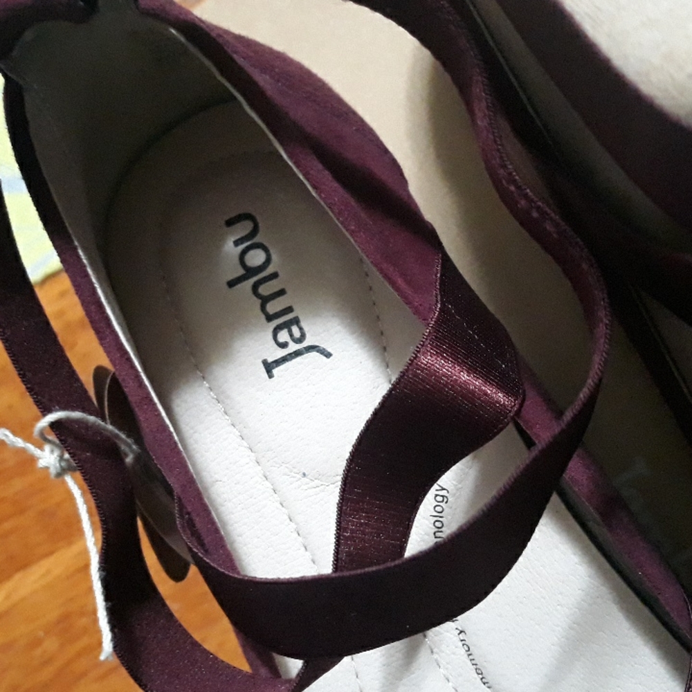 Burgundy Ballet Style  Suede Flats Sz 8.5 - Picture 3 of 16